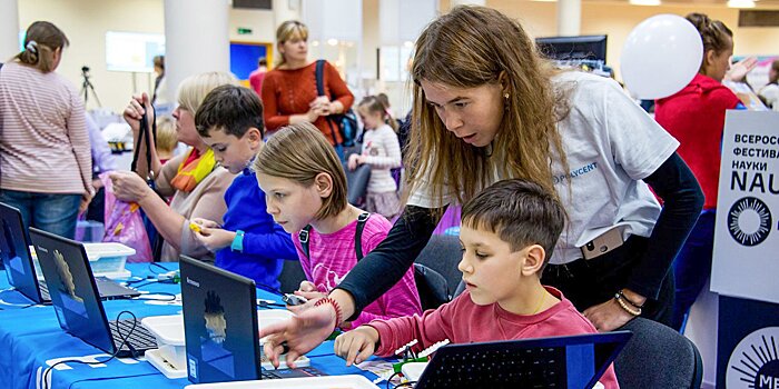 Фильмы Захарова, прогулки по усадьбе и праздник фольклора: куда пойти в выходные