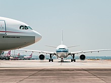 Boeing 737 успел уйти на второй круг, когда пилоты заметили на ВПП другой самолет