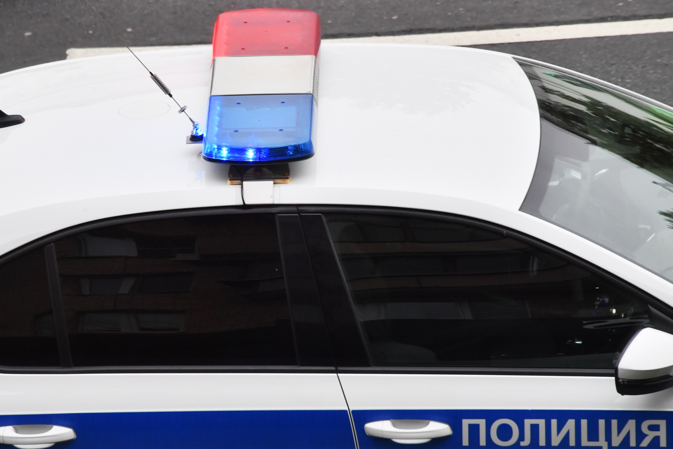 В Красногорске вооруженный мужчина напал на прохожих