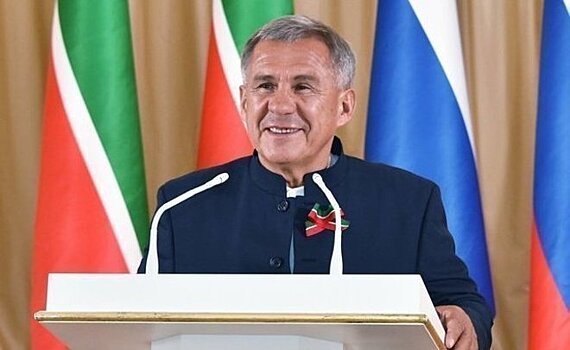 Минниханов поздравил работников нефтяной и газовой промышленности с профессиональным праздником
