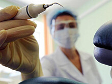 Врач рвал пациентам зубы без их ведома и поплатился