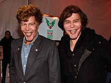 В Париже умер один из мемных братьев-близнецов Григорий Богданов