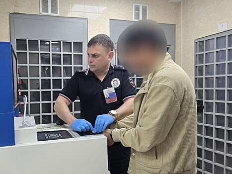 Житель Кубани продавал на маркетплейсе аксессуары с нацисткой символикой