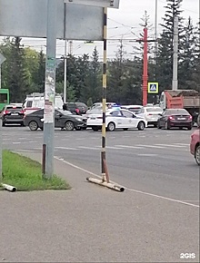 Три автомобиля столкнулись на перекрестке в Кемерове