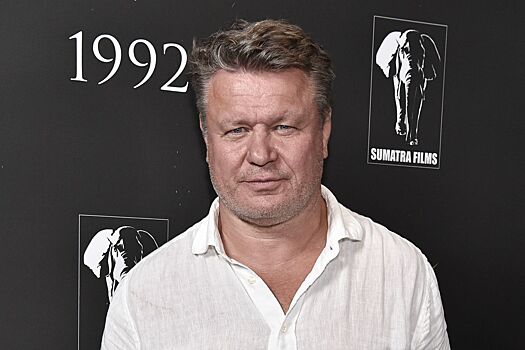 Букмекеры оценили шансы Махачева победить Порье удушающим