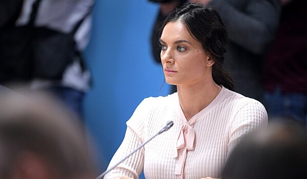Исинбаева показала повзрослевшую дочь