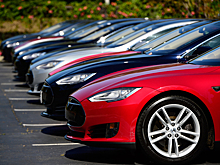 «Продать сейчас, исправить позже»: Tesla продолжает продавать опасные авто