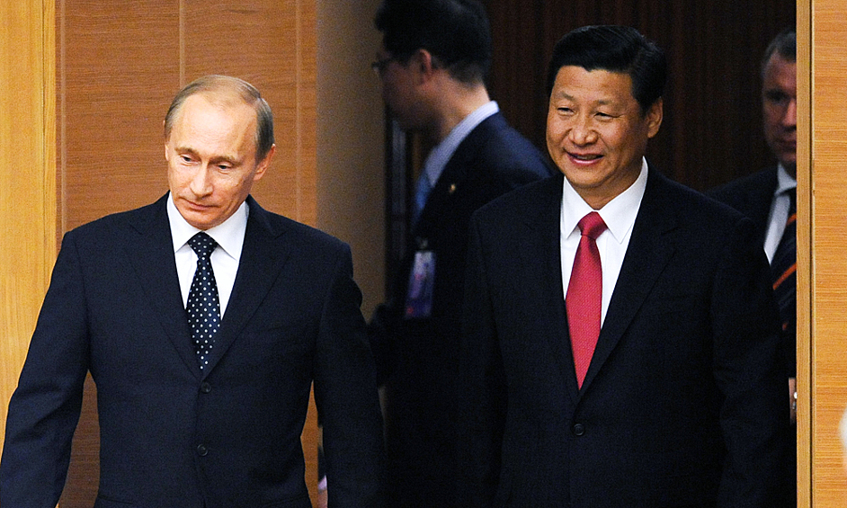 Премьер-министр РФ Владимир Путин и заместитель председателя КНР Си Цзиньпин на открытии Года китайского языка в России, 2010 год