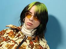 Билли Айлиш показала тело в купальнике