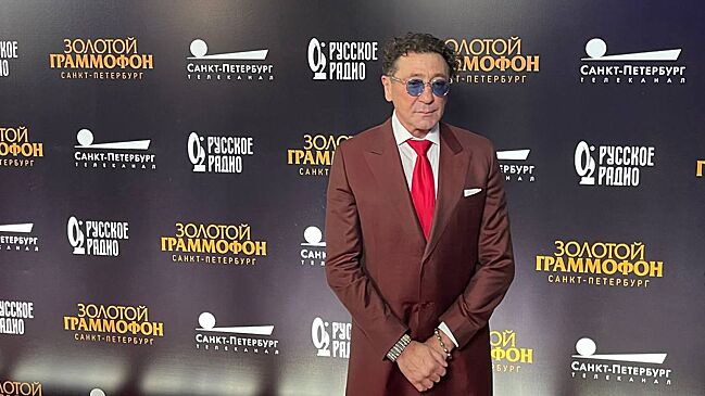 В окружении Лепса раскрыли тайну его отношений с 26-летней моделью