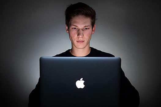Сотрудники Apple останутся на удаленке до октября