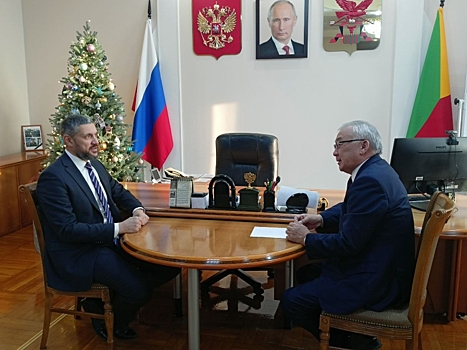 ​Глава региона Александр Осипов поблагодарил сенатора Баира Жамсуева за результативность работы в течение года