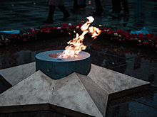 Неизвестные разгромили мемориал Победы в центре Омска