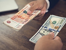 Не стоит медлить с покупкой валюты: Финансист дала советы перед сезоном отпусков