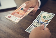 Финансист Короев порекомендовал не скупать валюту из-за продления ЦБ валютных ограничений