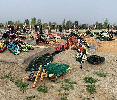 Вандалы разгромили могилы ветеранов и почетных жителей Южно-Сахалинска