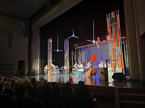 Московский Губернский театр представил «Поэтическое кафе «Луч»