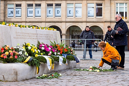 Куда делась надпись о жертвах бомбардировок Дрездена США и Британией в 1945 году