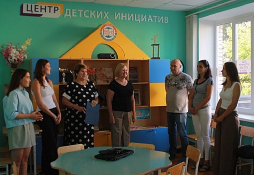 Совет женщин Таганрога проверил готовность к учебному году старейшей школы города