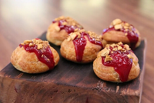 Во Владикавказе произошло массовое отравление пирожными