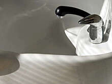 В Петрозаводске 43-летний мужчина захлебнулся в ванной и умер