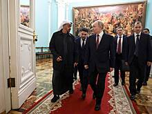Президент ОАЭ на обеде в Кремле был в подаренной Путиным куртке