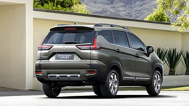 Автосалоны предлагают новые компактвэны Mitsubishi Xpander за 2,4 млн рублей