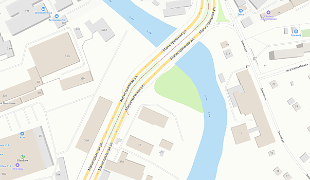 Грузовик упал с моста в Ижевске