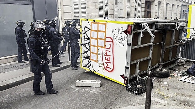 Протесты во Франции, база США в Афганистане: о чем пишут зарубежные СМИ