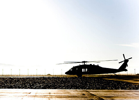 США передали Афганистану два вертолета Black Hawk