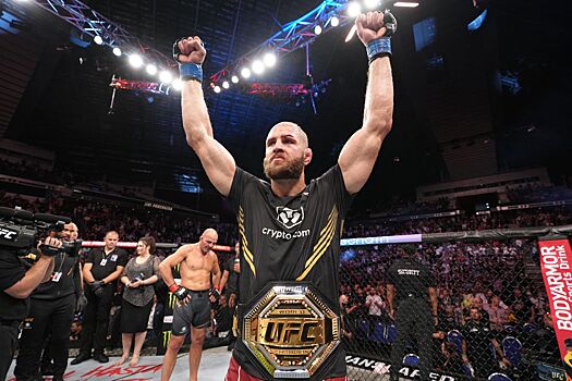 UFC 275: Гловер Тейшейра — Иржи Прохазка, результат боя, как прошёл поединок, чех победил удушением