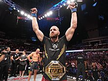 UFC 275: Гловер Тейшейра — Иржи Прохазка, результат боя, как прошёл поединок, чех победил удушением