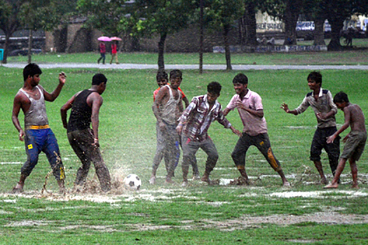 Мусульманкам в Индии запретили смотреть футбол