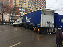 На трассе «Вольск-Черкасское» Жигули протаранила большегруз