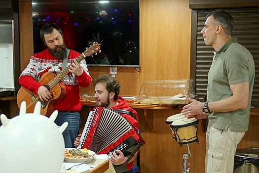 Как встречают Новый год на станции, дрейфующей в Северном Ледовитом океане