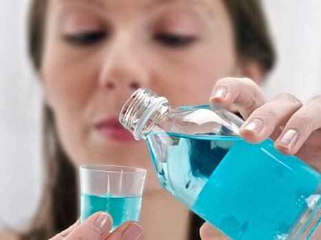 Чем могут вредить здоровью ополаскиватели для рта