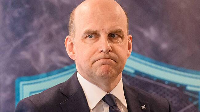 Постпред Великобритании в НАТО оказался в центре скандала из-за молодой любовницы