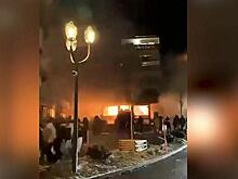 Европа встретила Новый год пожарами и погромами