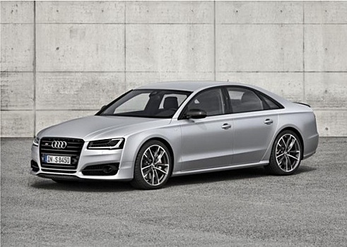 Audi представила флагманский S8 Plus