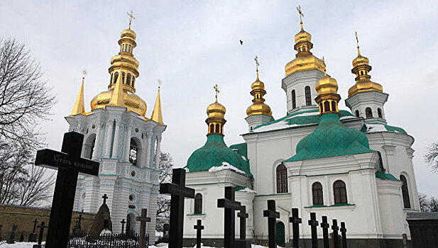 В чужой монастырь – украинские ультра приговорили святыню к поруганию