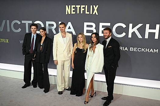 14-летняя дочь Виктории Бекхэм вышла в свет в образе за сотни тысяч рублей