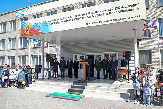 Мельниченко принял участие в мероприятии по отправке призывников в ВС РФ