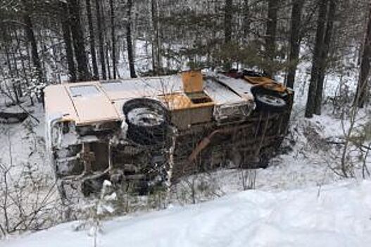Автобус со школьниками перевернулся в Зиминском районе