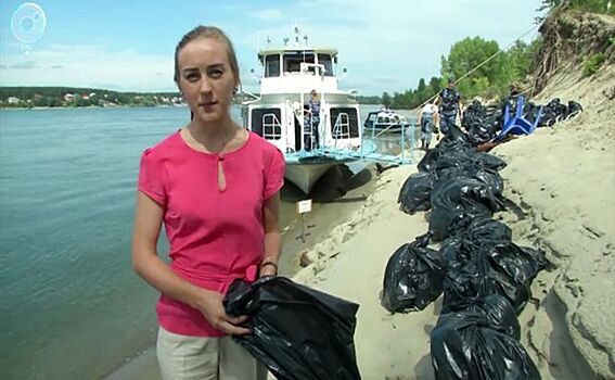 Студенты очистили от мусора остров Медвежий на Оби