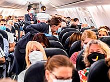 Психолог объяснила, почему туристы теряют самообладание в самолетах