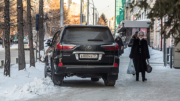 «Я паркуюсь как чудак»: Lexus LX — бедняки, расступитесь