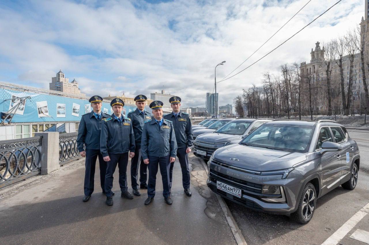 В столице чиновники пересели на «Москвичи»