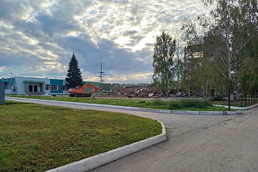 После критики министра обороны РФ в НВВКУ снесли казарму