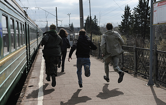Подросток-зацепер погиб от удара током на станции в Москве