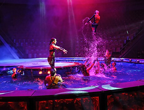 Гастроли цирка на воде «Царство фонтанов» проходят в Нижнем Новгороде